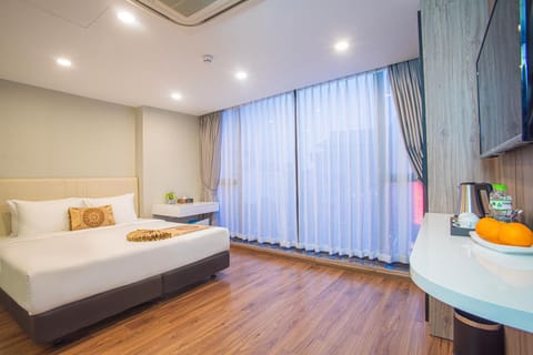 Bed, View (from property/room), Photo of the whole room, Bedroom