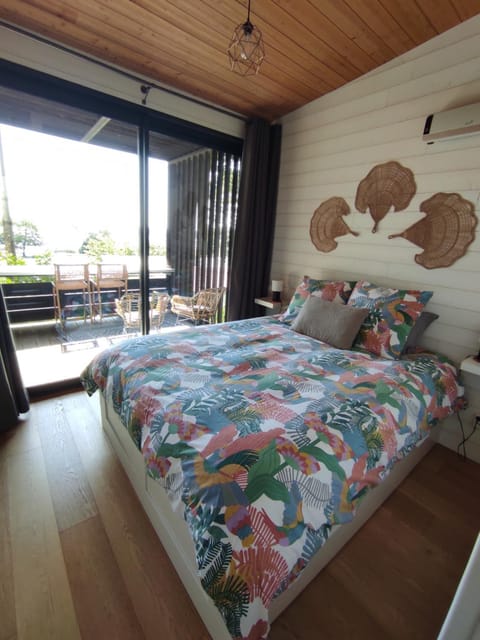 Bed, Balcony/Terrace, Photo of the whole room, Bedroom