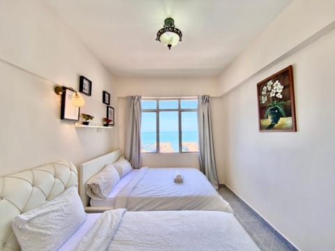 View (from property/room), Photo of the whole room, Bedroom, City view, Garden view, Lake view, Landmark view, Mountain view, Pool view, River view, Sea view, Street view, Quiet street view, Inner courtyard view