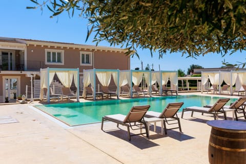 Solarium, Swimming pool