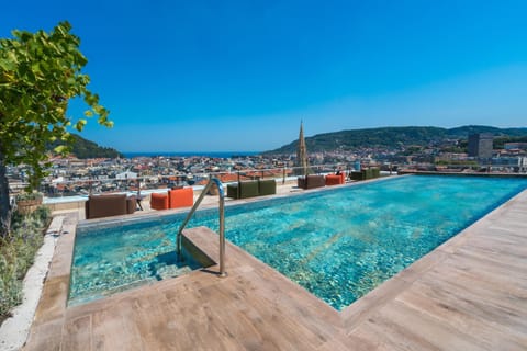 Balcony/Terrace, City view, Sea view, Area and facilities, Swimming pool