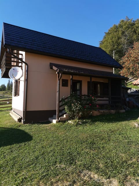 Vikendica Sekulić House in Zlatibor District, Serbia