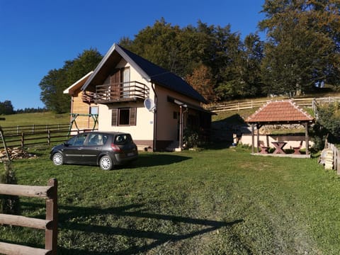 Vikendica Sekulić House in Zlatibor District, Serbia