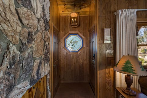 Tree Haven House in Yosemite Park Way