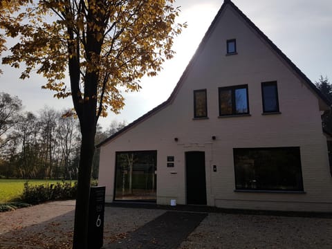 B&B Snelleghem Bed and Breakfast in Flanders