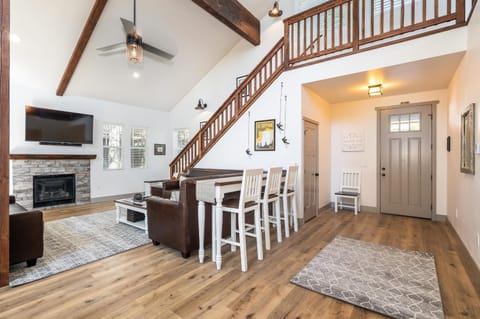 El Capitan Loft House in Yosemite Park Way