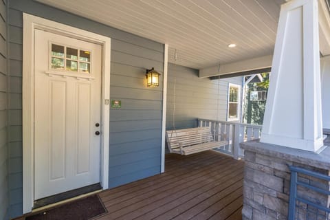 El Capitan Loft House in Yosemite Park Way