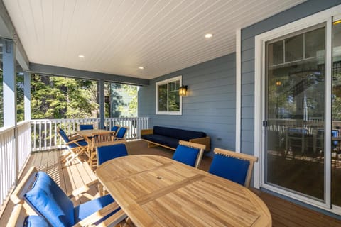 El Capitan Loft House in Yosemite Park Way