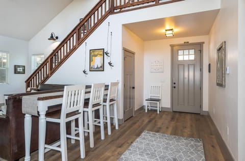 El Capitan Loft House in Yosemite Park Way