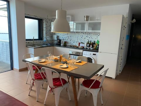 Dining area, kitchen