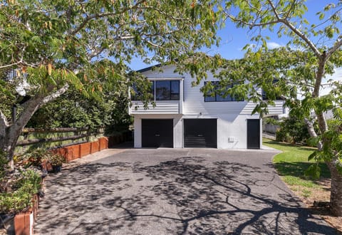 Serene at Snells - Snells Beach Bach House in Auckland Region