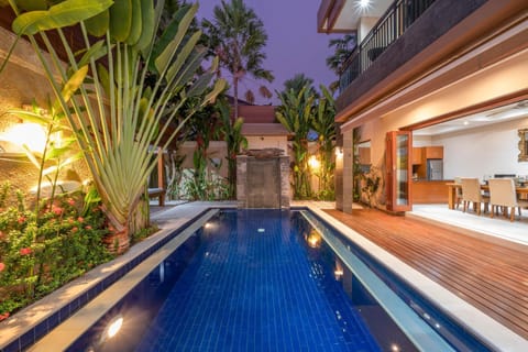Swimming pool, Swimming pool