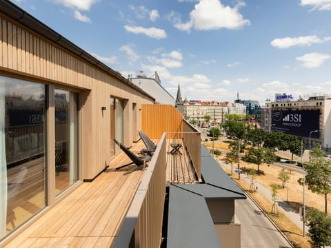 View (from property/room), Balcony/Terrace, City view