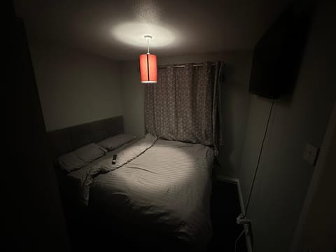 1 bedroom in 3bed house Apartment in Bristol