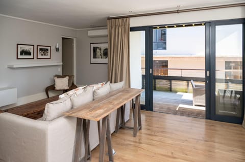 2 BR Apartment 113 The Gallery at the Rex Hotel Apartment in Knysna
