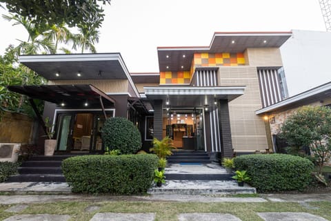 Property building, Facade/entrance