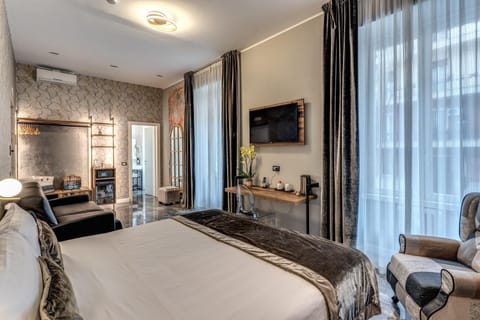 Bed, Photo of the whole room, Evening entertainment, Bedroom, minibar, air conditioner