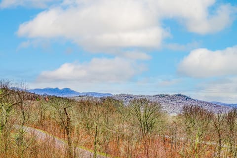 Reserve Your Happy Place Apartment in Sugar Mountain