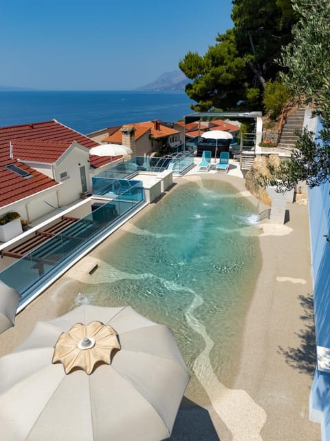 Property building, Swimming pool