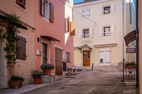Facade/entrance, Street view