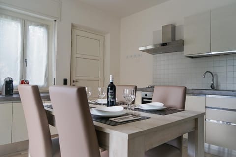 Property building, Kitchen or kitchenette, Living room