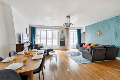 Living room, Dining area