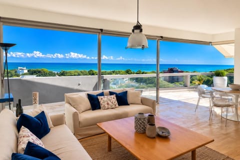 Balcony/Terrace, Living room, Seating area, Sea view