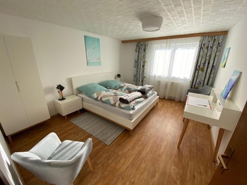 Bed, Photo of the whole room