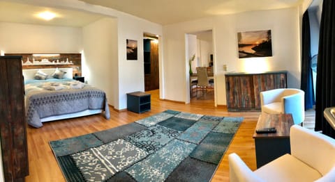 Photo of the whole room, Bedroom