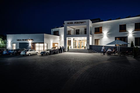 Facade/entrance, Night, Area and facilities