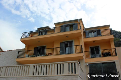 Facade/entrance, Sea view, Street view