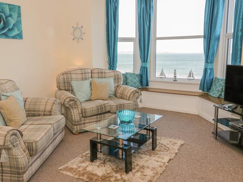 Llys Madoc, First Floor Flat Apartment in Wales