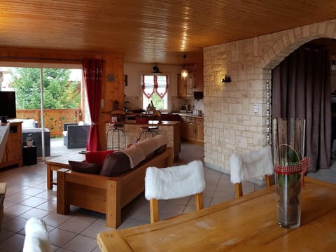 Spacieux Duplex 8/9 Pers avec Parking, Cheminée, Terrasse et Wifi - FR-1-417-130 Apartment in Saint-Sorlin-d'Arves