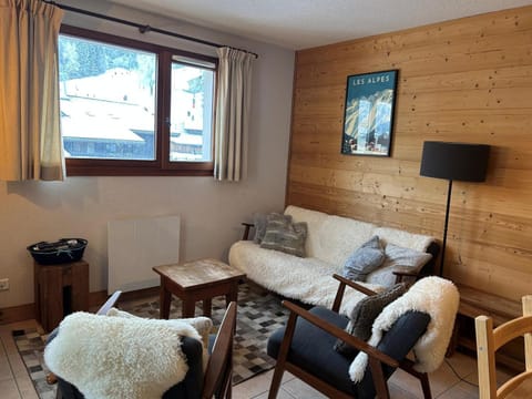 Charmant Duplex 3 Chambres à 100m des Pistes, Parking, WIFI - FR-1-815-73 Apartment in Morillon