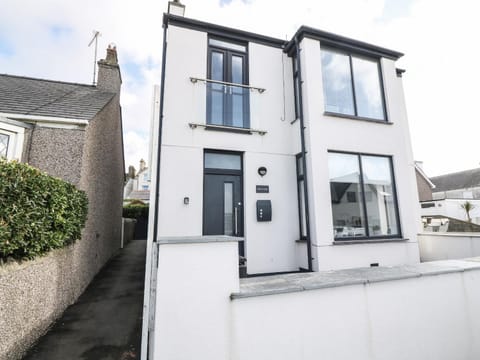 Arlanfor House in Rhosneigr