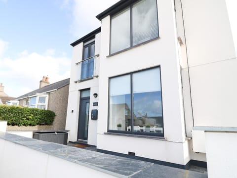 Arlanfor House in Rhosneigr