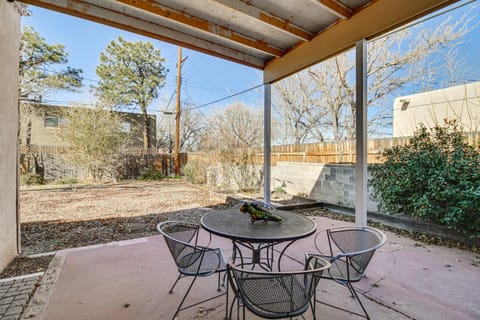 Dog-Friendly Albuquerque Home 1 Mi to U of NM! House in Albuquerque