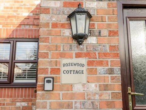 Rosewood Cottage House in Flamborough