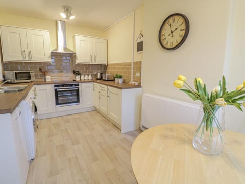 Beside The Sea - In Town Apartment in Llandudno