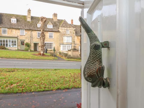 Dolphin House House in West Oxfordshire District
