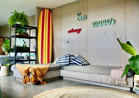 The Beach House on the Hill Apartment in Raglan