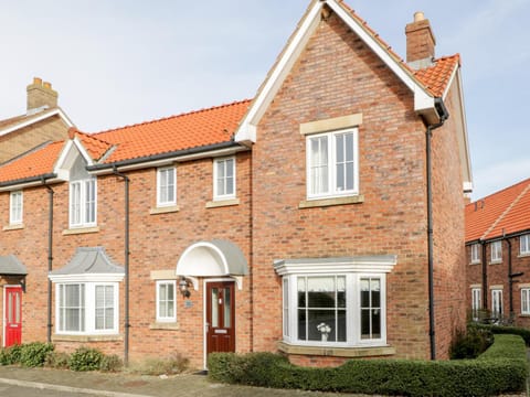 Blue Skye, 17 Talisker Walk House in Primrose Valley