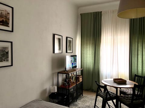 TV and multimedia, Living room, Dining area