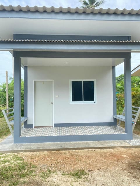 Baan Kebsap บ้านเก็บทรัพย์ House in Krabi Changwat