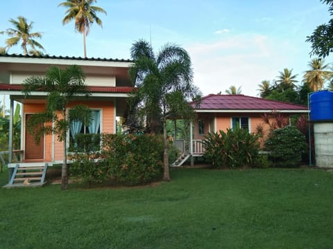 Baan Kebsap บ้านเก็บทรัพย์ House in Krabi Changwat