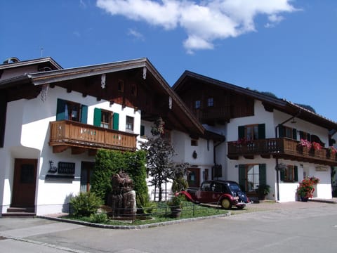 Property building, Facade/entrance