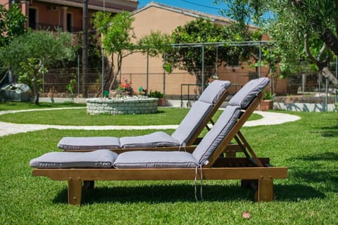 Garden, sunbed