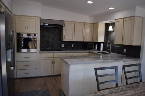 Modernized Red Brick Beauty Apartment in Catalina Foothills