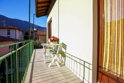 Balcony/Terrace, Mountain view