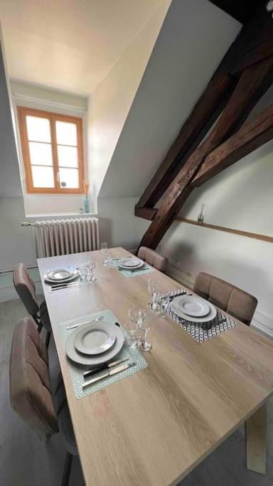 Charme plein cœur Auxerre - parking privé Apartment in Bourgogne-Franche-Comté